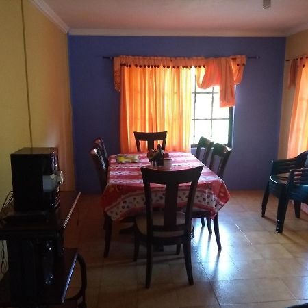 Posada Nativa Miss Casira San Andrés エクステリア 写真